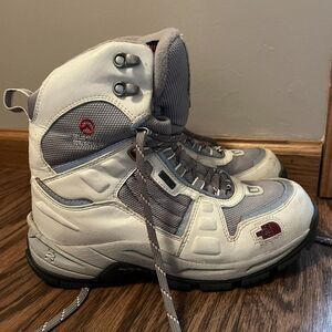 North Face Summit Series Boots Womens Size‎ 8.5 GoreTex Insulation Gray White